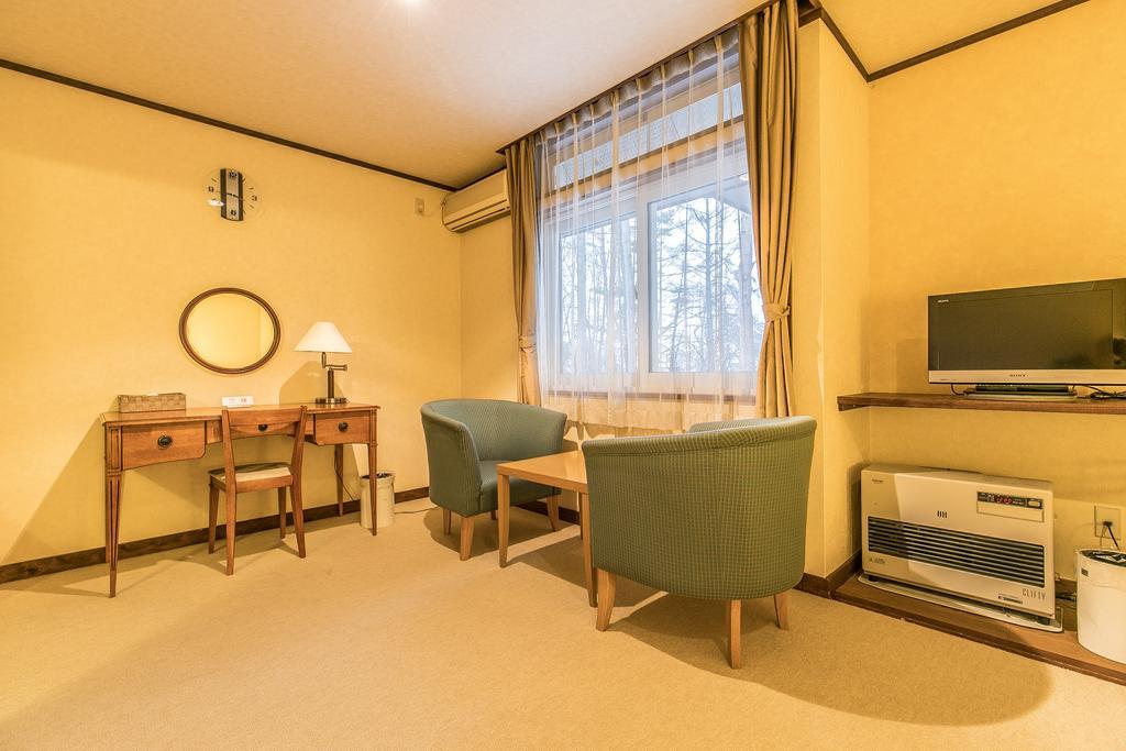 Petit Hotel Enchante Hakuba Exteriör bild