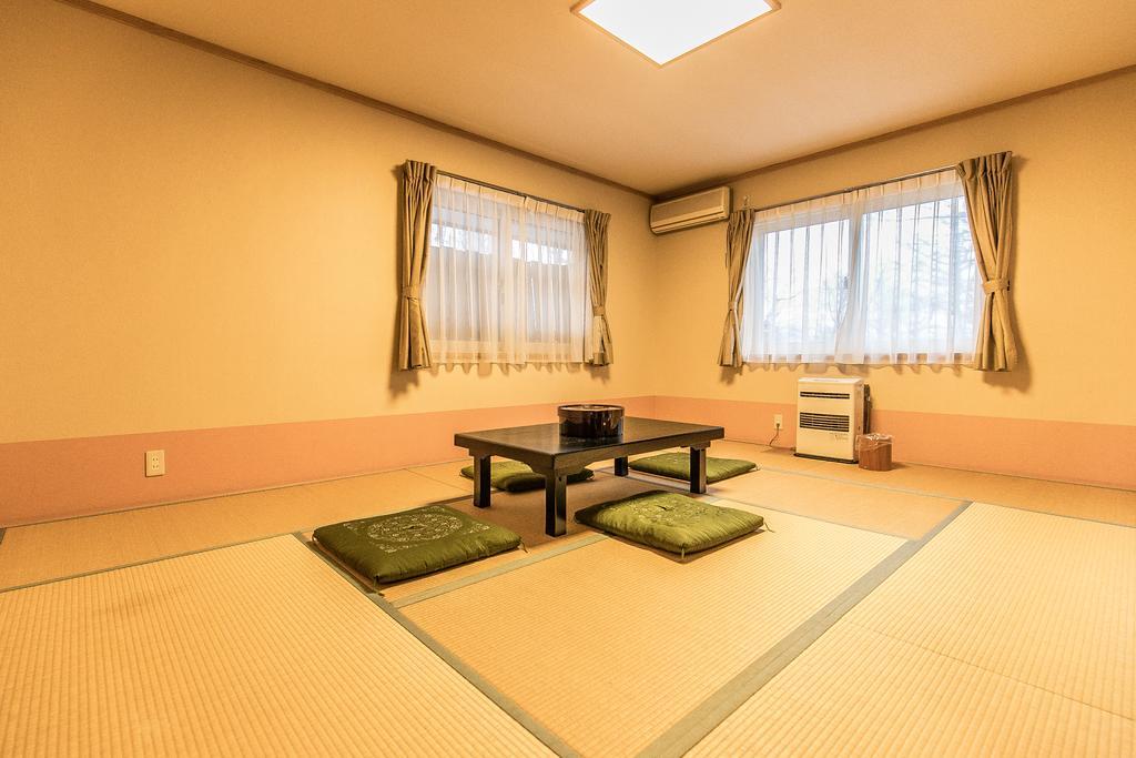 Petit Hotel Enchante Hakuba Exteriör bild
